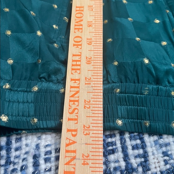 Vintage Mureli silk bomber jacket in green with gold details. - Picture 14 of 14